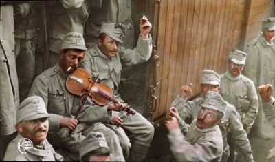 Abziehende österreichische Soldaten, © IMAGNO/Öst. Volkshochschularchiv