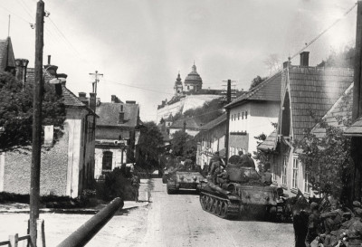 Sowjetische Panzer in Melk, © IMAGNO/Austrian Archives