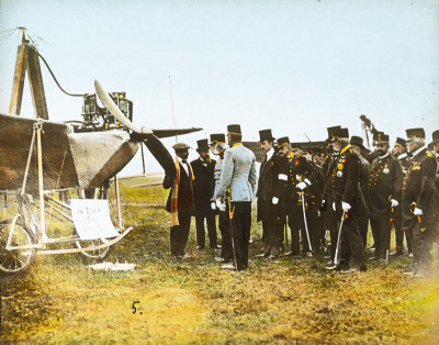 Kaiser Franz Joseph I. auf dem Flugfeld, © IMAGNO/Öst. Volkshochschularchiv
