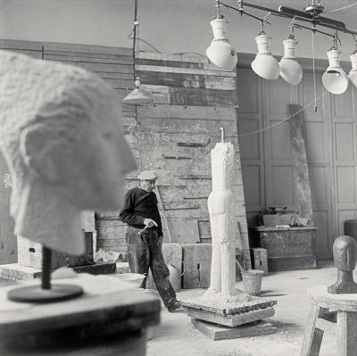 Fritz Wotruba in seinem Atelier, © IMAGNO/Franz Hubmann