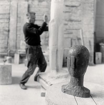 Fritz Wotruba in seinem Atelier, © IMAGNO/Franz Hubmann