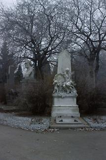 Grabdenkmal am Wiener Zentralfriedhof