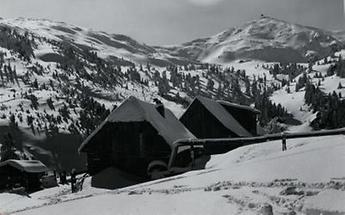 Linderhütte mit dem Zirbitzkogel