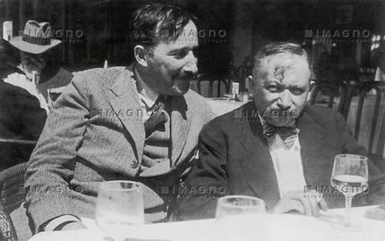 Ungleiche Freundschaft an der belgischen Nordseeküste: Stefan Zweig (l.) und Joseph Roth im Juli 1936 in Ostende.