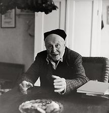 Alfred Kubin in seinem Haus in Zwickledt (1)