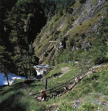 Aufstieg zur Wasserlochklamm