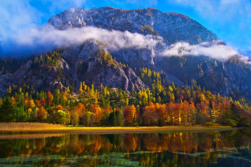 Brunnsee vor Bergwand