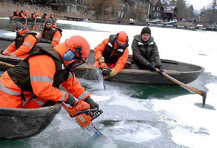 Bekämpfung des Eisstaus am Klopeiner See