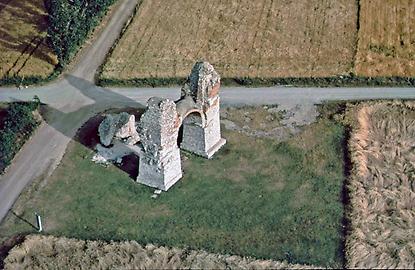 Carnuntum, Heidentor