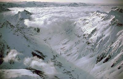 Am Gaisberg unter der Spitze löste sich in einer Bucht jene verheerende Lawine, die schließlich mit bis zu 300 km/h den Ort Galtür zerstörte., © Alfred Havlicek