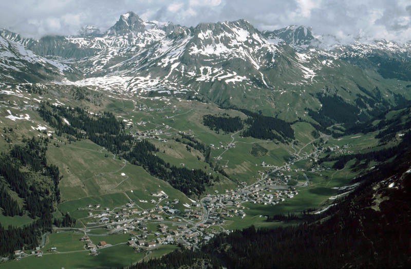 Lech, Oberlech und Mohnenfluh