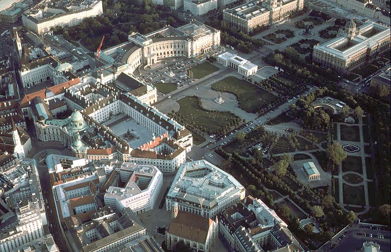 Bild 'RedakII_017_Wien_1_Bezirk_Heldenplatz_1'