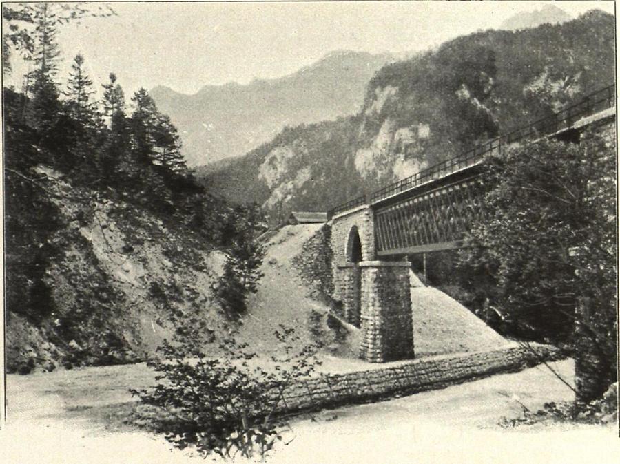 Illustration Die Ennsbrücke beim Gesäuse-Eingang mit Blick auf den Hochtorgrat, Planspitze, Hochtor beim Ödstein