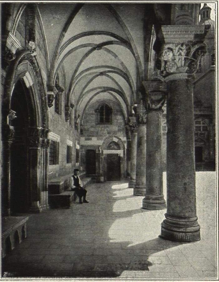 Illustration Ragusa: Säulenhalle am Rektorenpalaste
