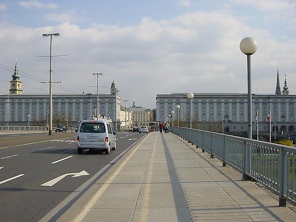 Linz, Nibelungenbrücke