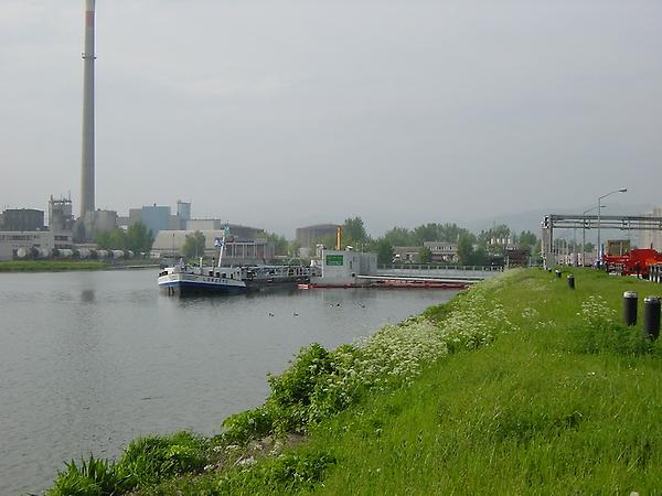 Linz, Tankhafen