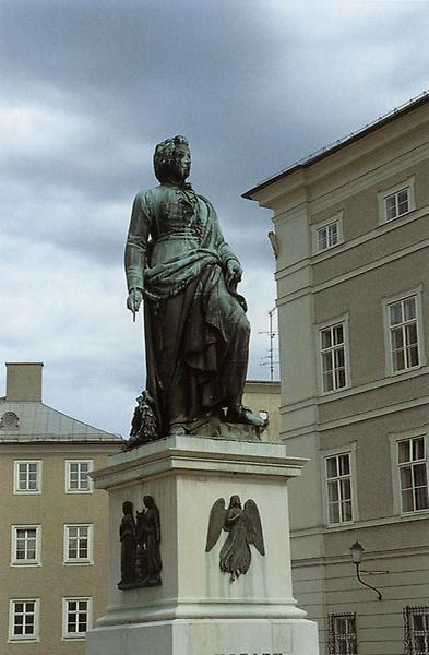 Salzburg, Mozart Denkmal