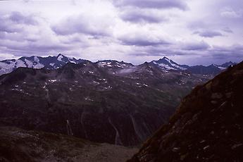 Blick von Windbachscharte zu Dreiherrenspitze und Rötspitze, Hohe Tauern, 1991