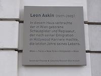 Leon Askin, Gedenktafel