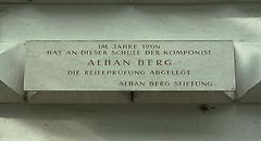 Alban Berg, Gedenktafel an Bundesgymnasium, Schottenbastei 7-9