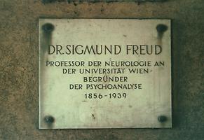 S. Freud, Wohnhausanlage