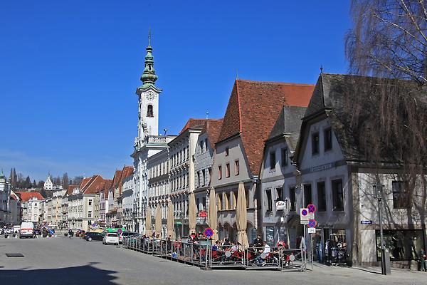 Stadtplatz mit Rathaus
