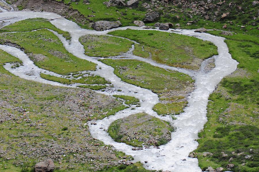 Sulzenau-Bach am Ende des Falls