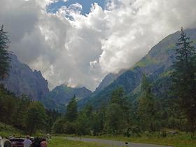 Berge und Wolken