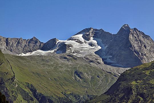 Olperer mit Vasall Fußstein