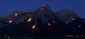 Bergfeuer zur Sommersonnenwende in der Tiroler Zugspitz Arena, ©Siegfried Einsle