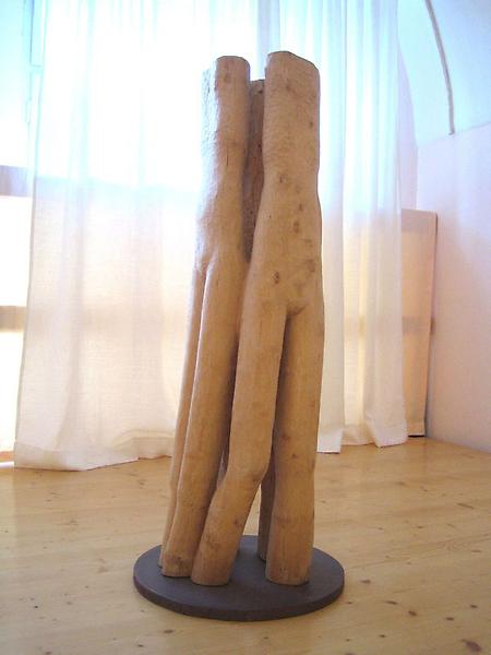 'Drei Grazien' (1990) Birkenholz; H: 103 cm, © miehnay