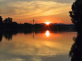 Donaustadt-Sonnenuntergang