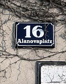 Alanovorplatz
