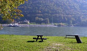 St. Lorenz vom nördlichen Donauufer gesehen