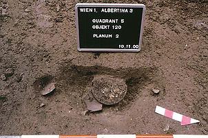 Ausgrabung Albertina, 2001, Brandgrab