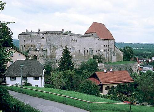 Burg Tittmoning Heimathaus Rupertiwinkel in der Burg Tittmoning, Landkreis Traunstein, Bayern., © Ubi Erat Lupa, Foto O. Harl