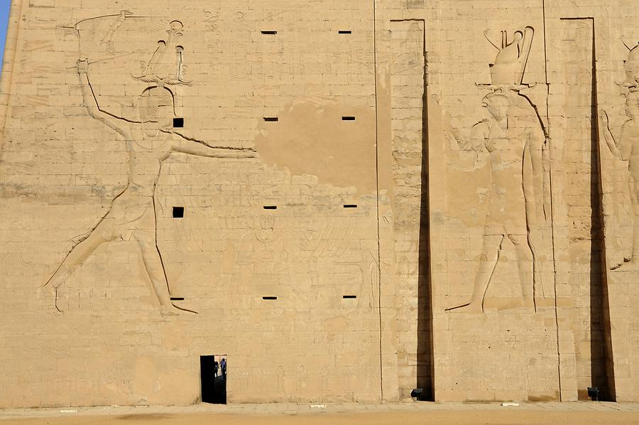 Edfu - Relief