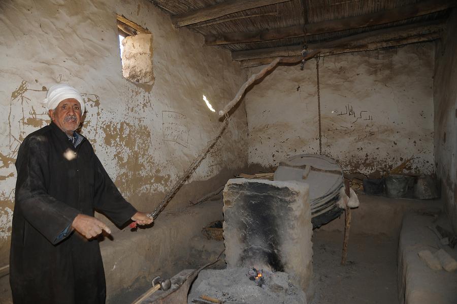 Al-Qasr - Blacksmith