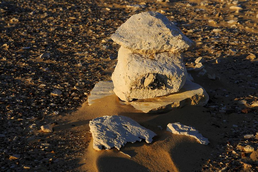 Desert near Al-Qasr - Rock Formation