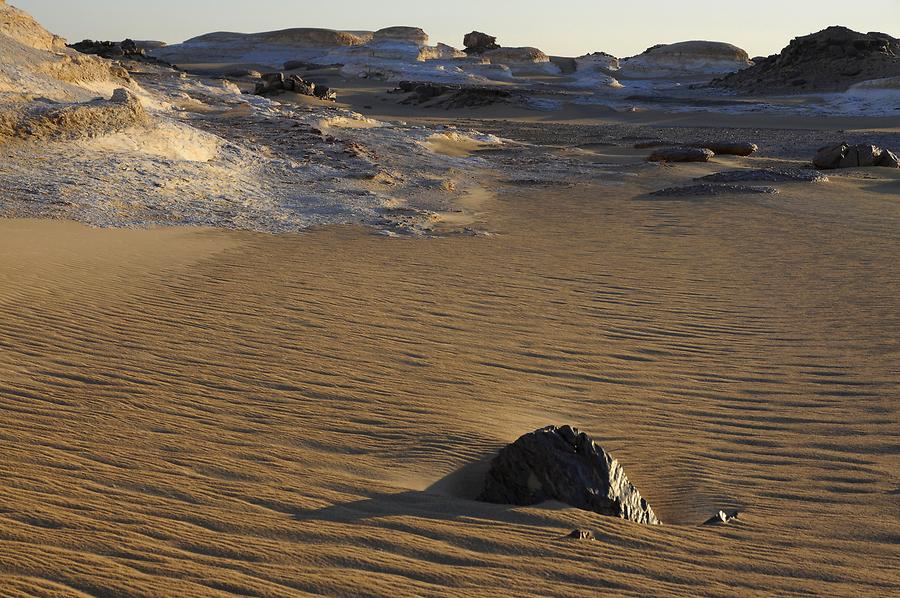 Desert near Al-Qasr