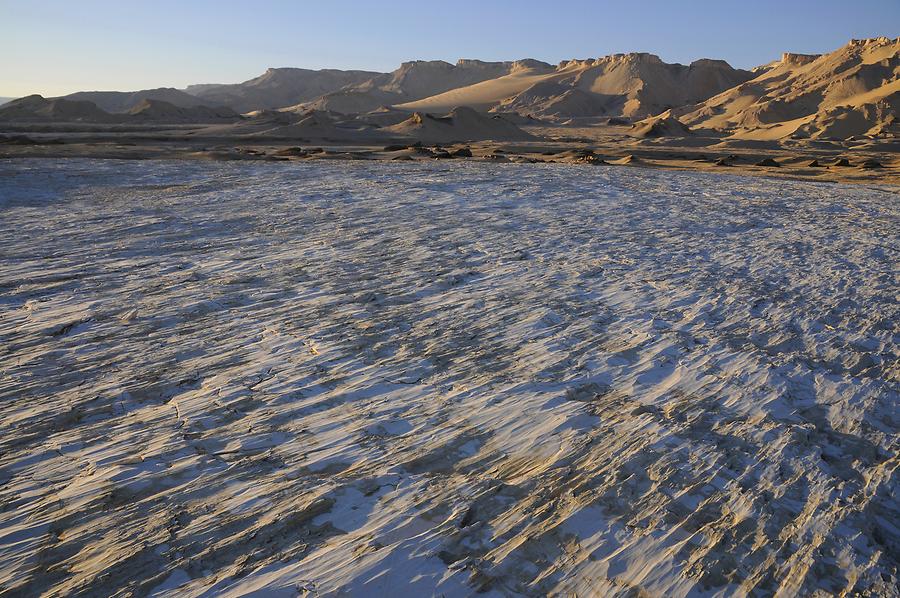 Desert near Al-Qasr