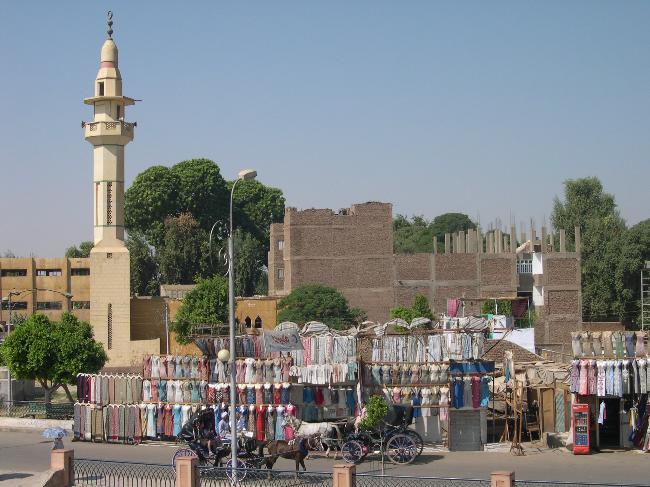 Clothes Market, Luxor