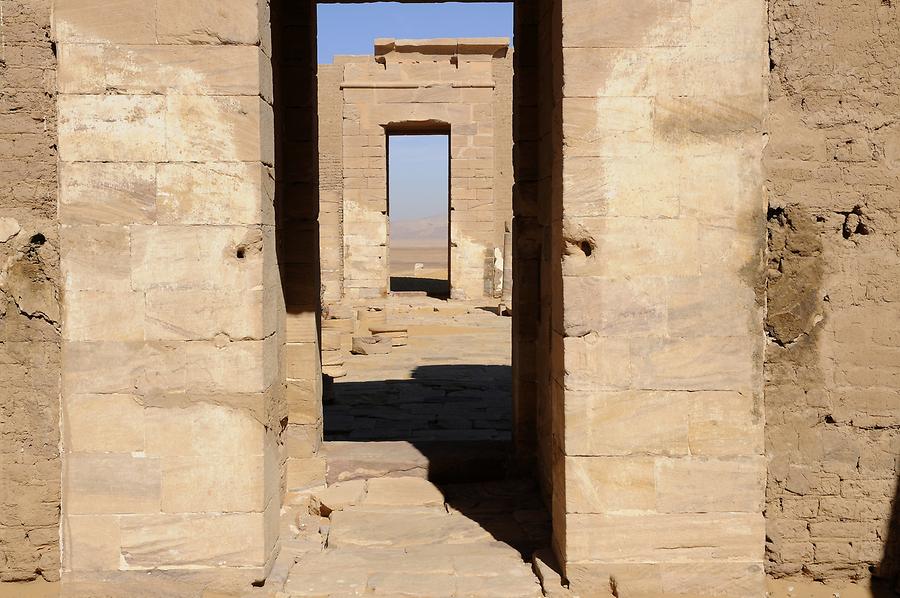 Dush - Fortress; Temple of Isis