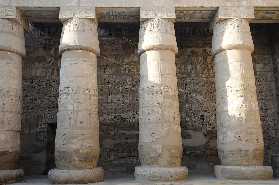 Medinet Habu - Peristyle Hall