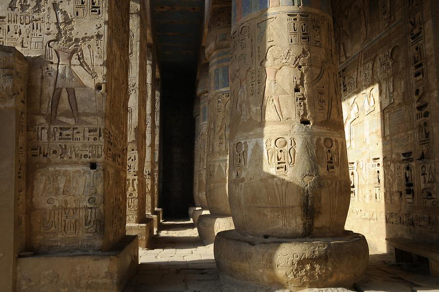 Medinet Habu - Peristyle Hall