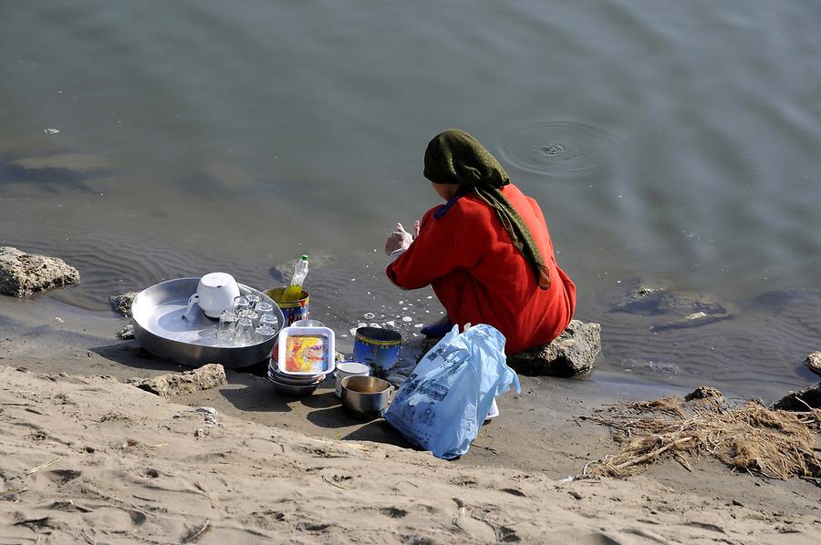 Nile Valley - Washing Woman