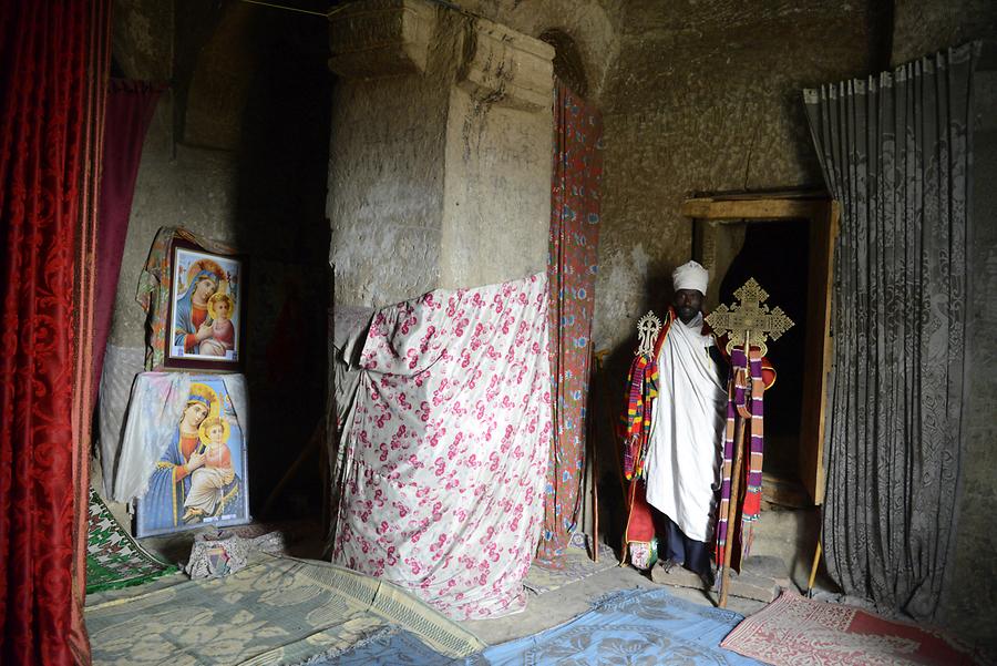 Asheton Maryam Monastery - Priest