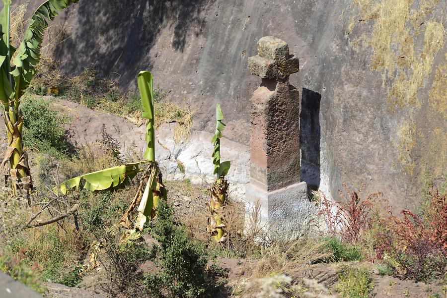 Cross near Yordanos