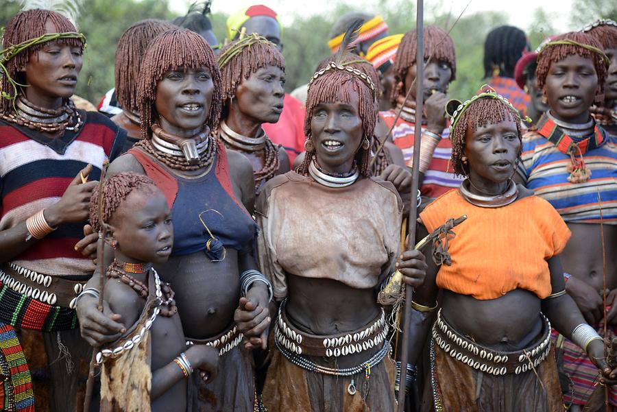 Bull-jumping Ceremony - Dance