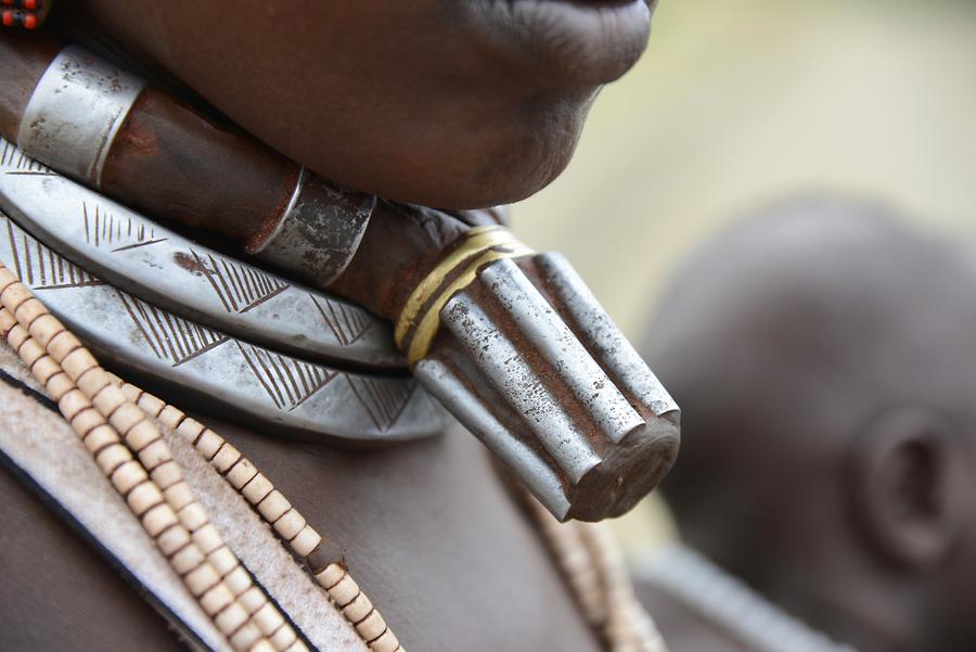 Collar for Married Women - Detail